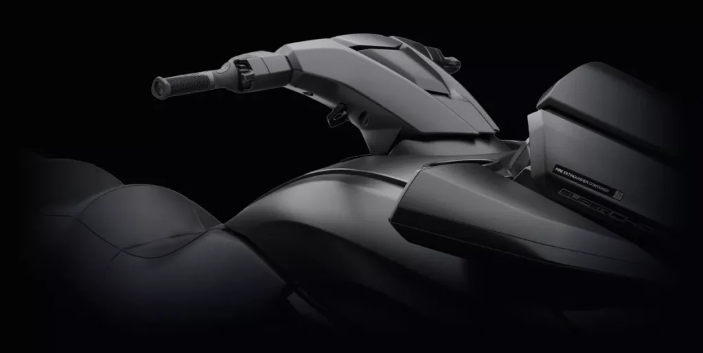 Moto acuática negra Thermoliner con detalles 'Supercharged' y 'Fire Extinguisher Container'.